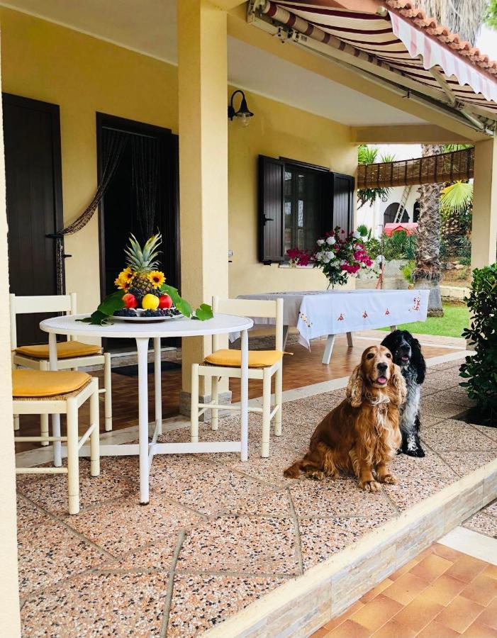 Villa Ro Porto Columbu - Perd'E Sali Buitenkant foto