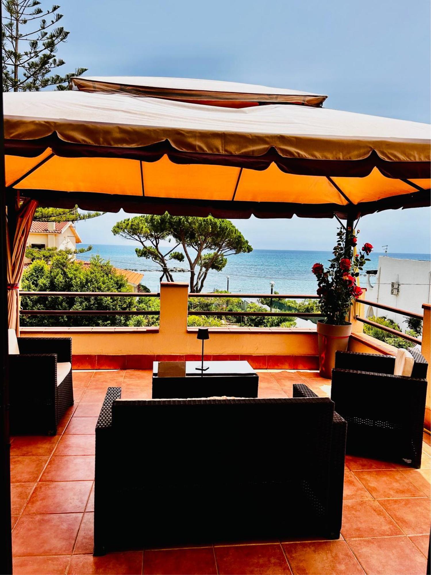Villa Ro Porto Columbu - Perd'E Sali Buitenkant foto